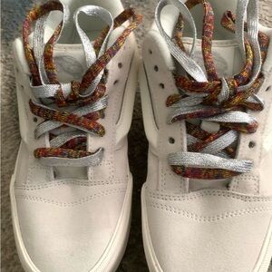 NWOT Vans Cream platform Multicolor Laces Size: 6.5 men - 8 women